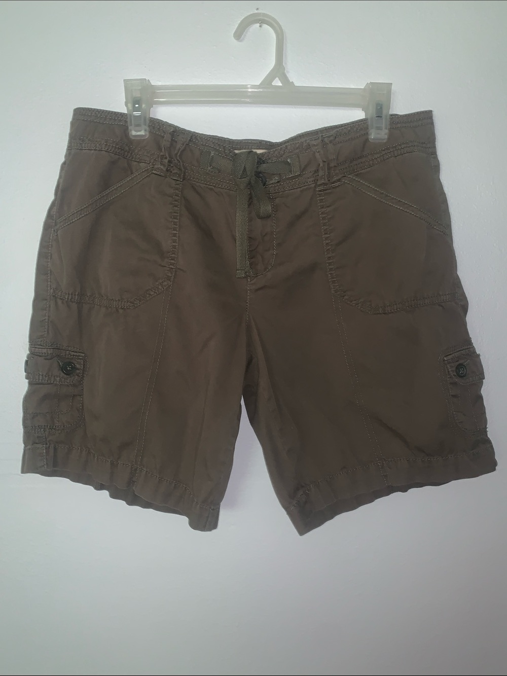 No Boundaries Casual Drawstring Cargo Shorts in Olive color.  Juniors size 15